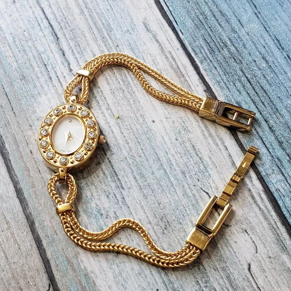 Avon Analog watch. - Picture 8 of 15